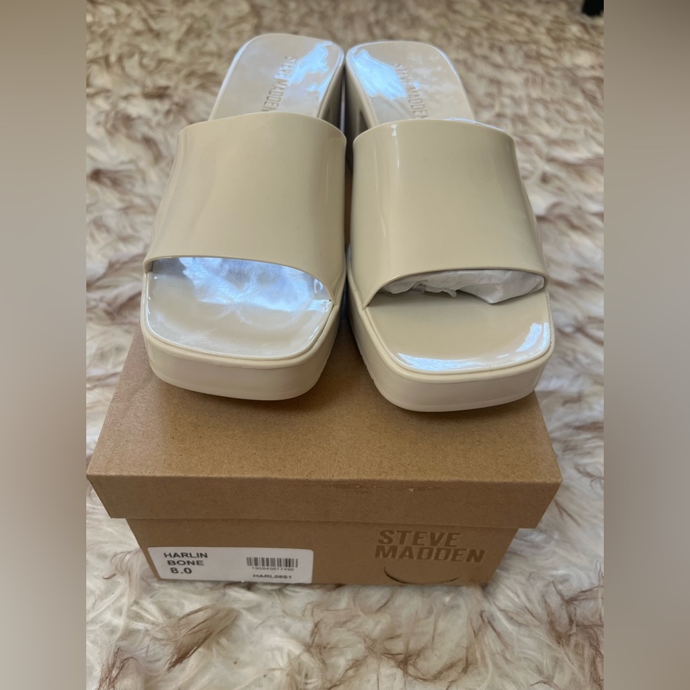 Steve Madden Harlin sandal